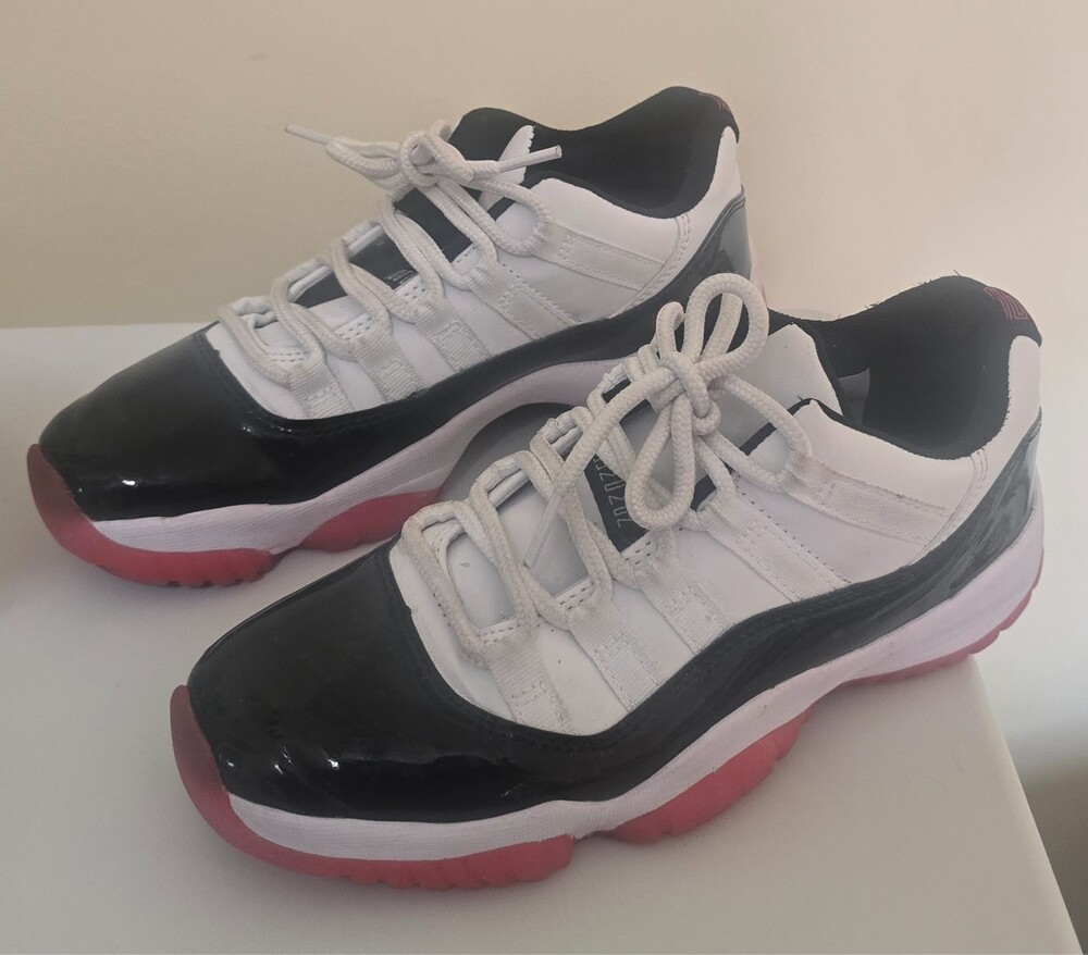 Nike Air Jordan Retro 11 Low Concord Bred White Red Black Size 8 AV2187-160